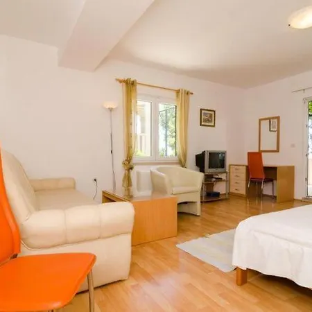 Plavac Mali- Comfort One Bedroom With Terrace And Sea View Apartment *