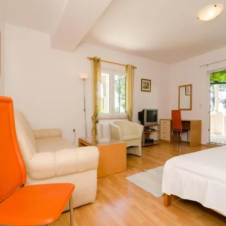 Plavac Mali- Comfort One Bedroom With Terrace And Sea View *