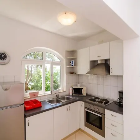 Διαμέρισμα Plavac Mali- Comfort One Bedroom With Terrace And Sea View *