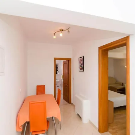 Διαμέρισμα Plavac Mali- Comfort One Bedroom With Terrace And Sea View *