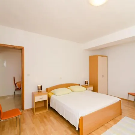 Διαμέρισμα Plavac Mali- Comfort One Bedroom With Terrace And Sea View *